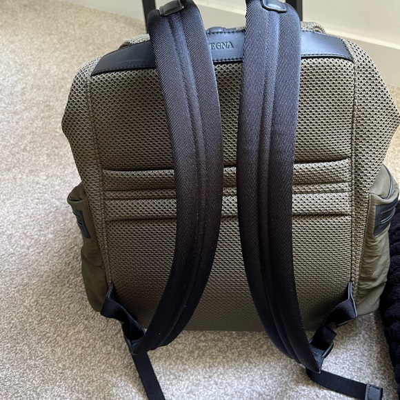 Zegna men’s green backpack. Adjustable and really comfortable for daily use - Picture 3 of 9